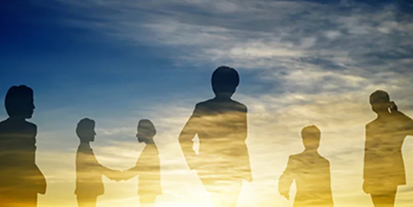 手をつなぐ人たち